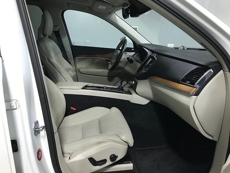 Used 2016 Volvo XC90 T6 Inscription w/ Vision Package AWD/4WD image 13