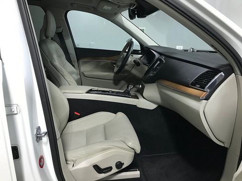 Used 2016 Volvo XC90 T6 Inscription w/ Vision Package AWD/4WD image 13