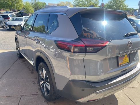 Used 2023 Nissan Rogue SL AWD/4WD image 6
