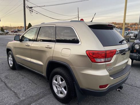 Used 2011 Jeep Grand Cherokee Laredo image 7