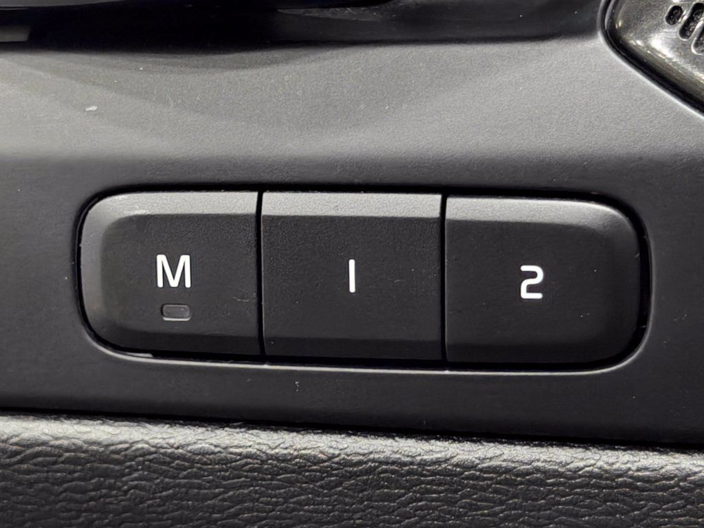 Used 2023 Volvo XC40 B4 Ultimate FWD image 58