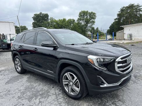 Used 2018 GMC Terrain SLT w/ Infotainment Package II AWD/4WD image 4
