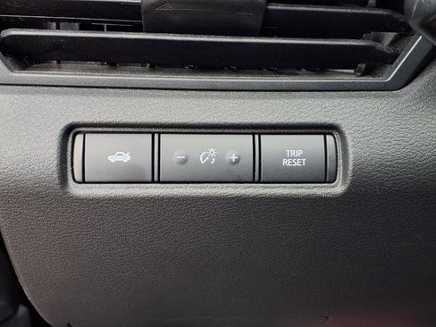 Used 2025 Nissan Altima 2.5 SV FWD image 6