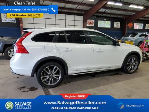 Used 2016 Volvo V60 T5 Cross Country image 4