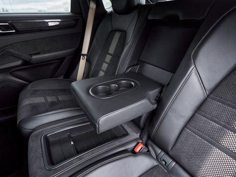 Used 2022 Porsche Cayenne Turbo GT image 48