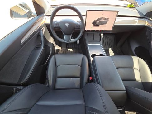Used 2023 Tesla Model Y Performance AWD/4WD image 6