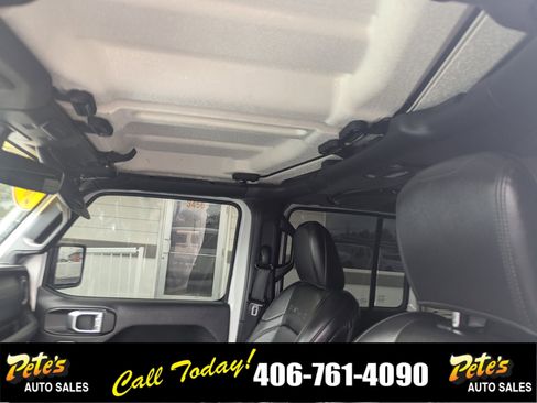 Used 2020 Jeep Gladiator Overland image 28