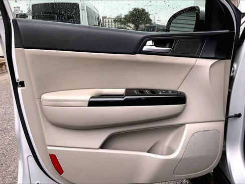 Used 2020 Kia Sportage EX image 42