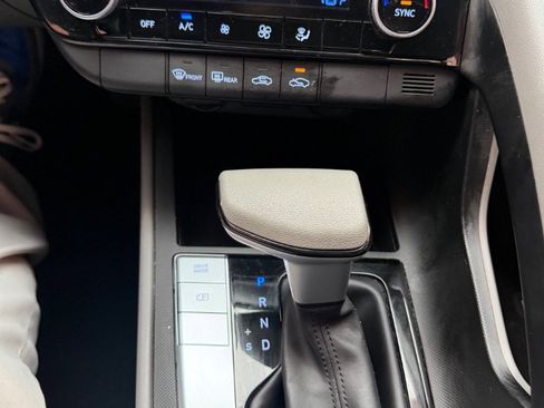 Used 2023 Hyundai Elantra SEL FWD image 13