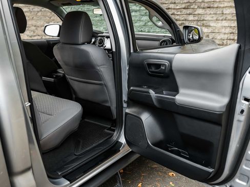 Certified 2023 Toyota Tacoma SR image 18