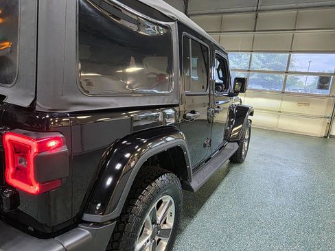 Used 2021 Jeep Wrangler Unlimited Sahara AWD/4WD image 7