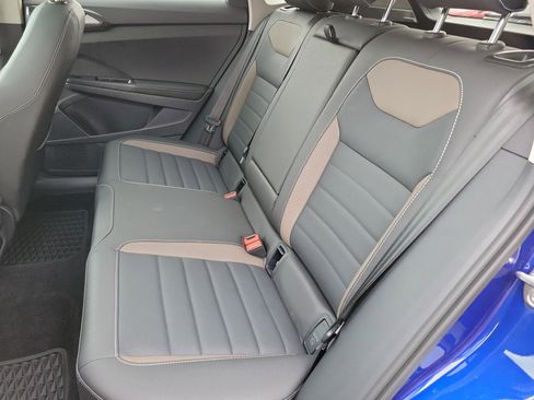 Used 2024 Volkswagen Taos SEL image 7