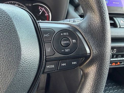 Used 2025 Toyota RAV4 XLE AWD/4WD image 23