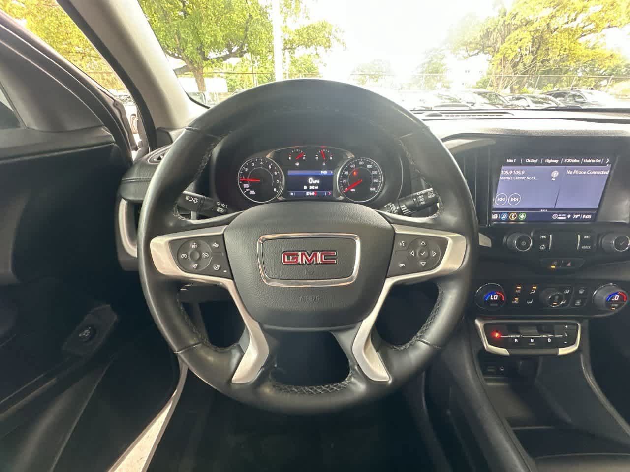Used 2024 GMC Terrain SLT AWD/4WD image 15