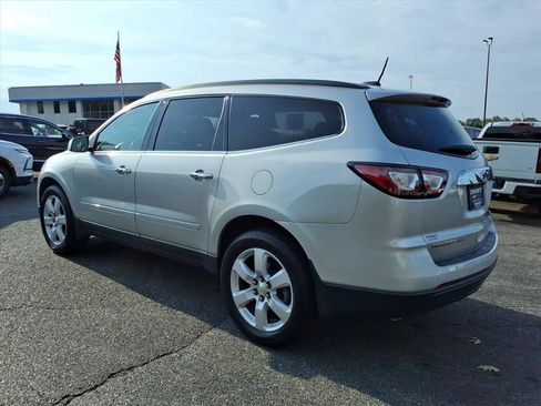 Used 2017 Chevrolet Traverse LT w/ Style and Technology Package AWD/4WD image 5