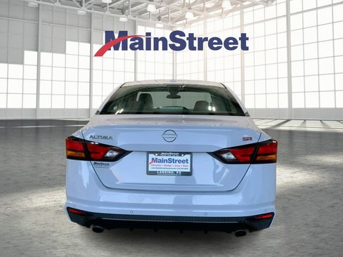 Used 2023 Nissan Altima 2.5 SR image 4