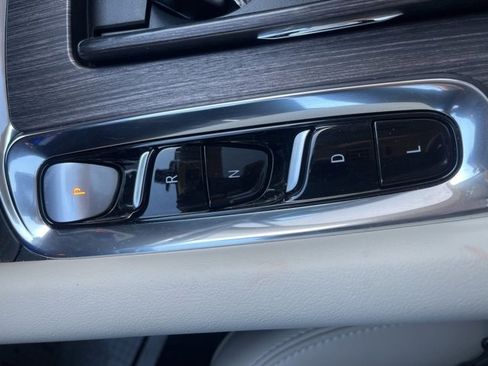 Used 2023 Buick Enclave Avenir w/ Avenir Technology Package image 19