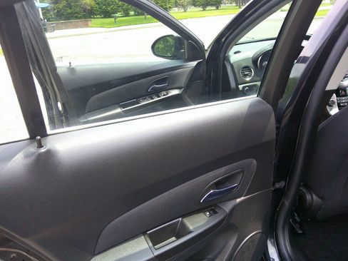 Used 2015 Chevrolet Cruze LT FWD image 30
