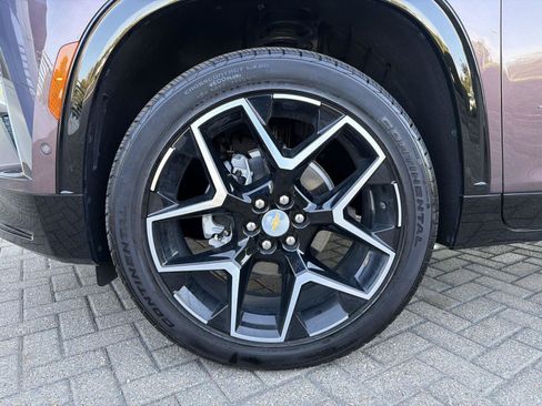 Used 2026 Chevrolet Traverse High Country w/ LPO, Floor Liner Package AWD/4WD image 10