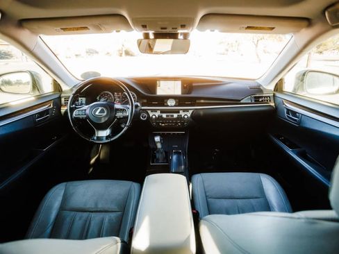 Used 2017 Lexus ES 300h w/ Luxury Package image 32