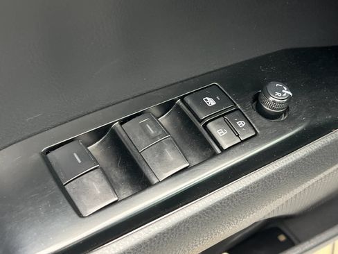 Used 2025 Toyota Camry SE w/ Convenience Package FWD image 14