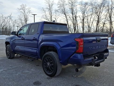 Used 2025 Toyota Tacoma SR5 image 7