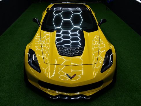 Used 2015 Chevrolet Corvette Z06 w/ 3LZ Preferred Equipment Group RWD image 16