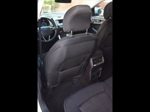 Used 2018 Ford Edge SEL FWD image 22