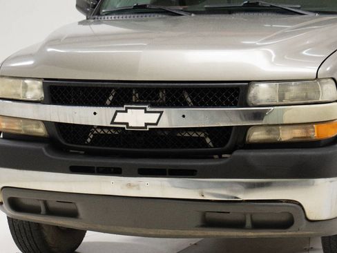 Used 2002 Chevrolet Silverado 3500 4X2 4dr Extended Cab image 9