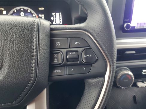 Used 2025 Toyota 4Runner SR5 image 25