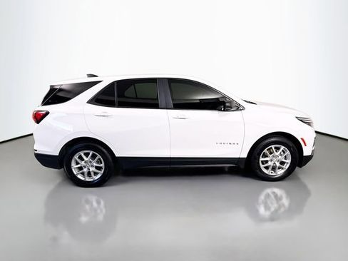 Used 2022 Chevrolet Equinox LS w/ LS Convenience Package FWD image 5