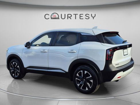Certified 2025 Nissan Kicks SV AWD/4WD image 5