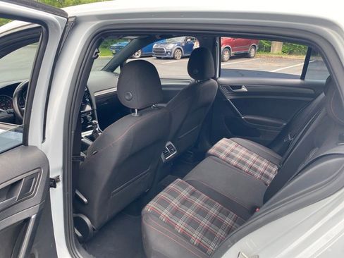Used 2018 Volkswagen GTI S FWD image 31
