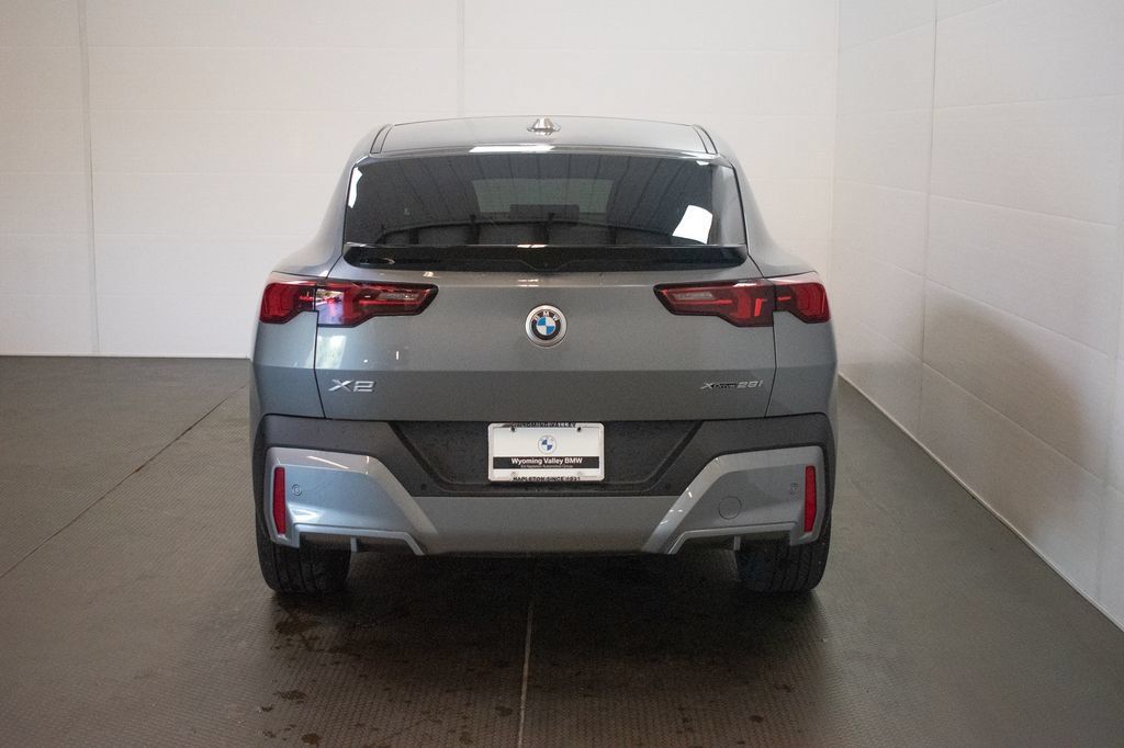 Used 2026 BMW X2 xDrive28i w/ Technology Package AWD/4WD image 5