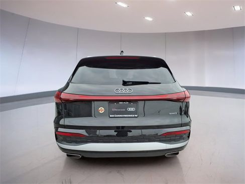 Used 2025 Audi Q5 Premium w/ Convenience Package image 5