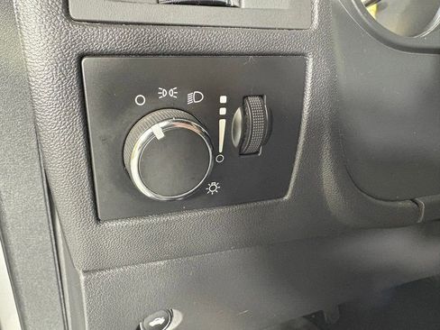 Used 2014 Dodge Challenger SXT image 23