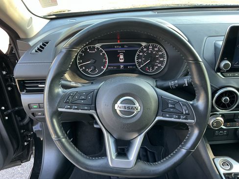 Certified 2022 Nissan Sentra SV FWD image 17