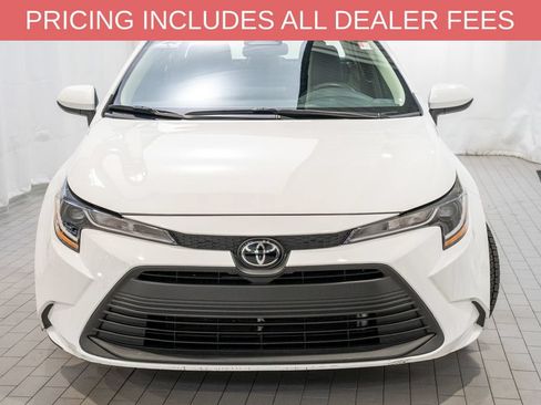 Used 2025 Toyota Corolla LE FWD image 2