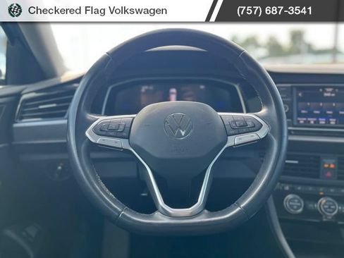 Used 2024 Volkswagen Jetta SE FWD image 32