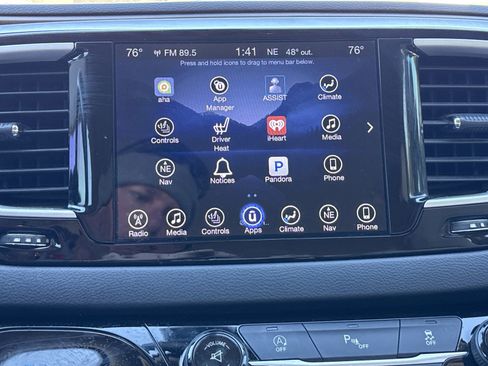 Used 2017 Chrysler Pacifica Touring-L image 25