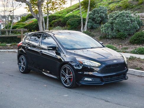 Used 2016 Ford Focus ST image 8