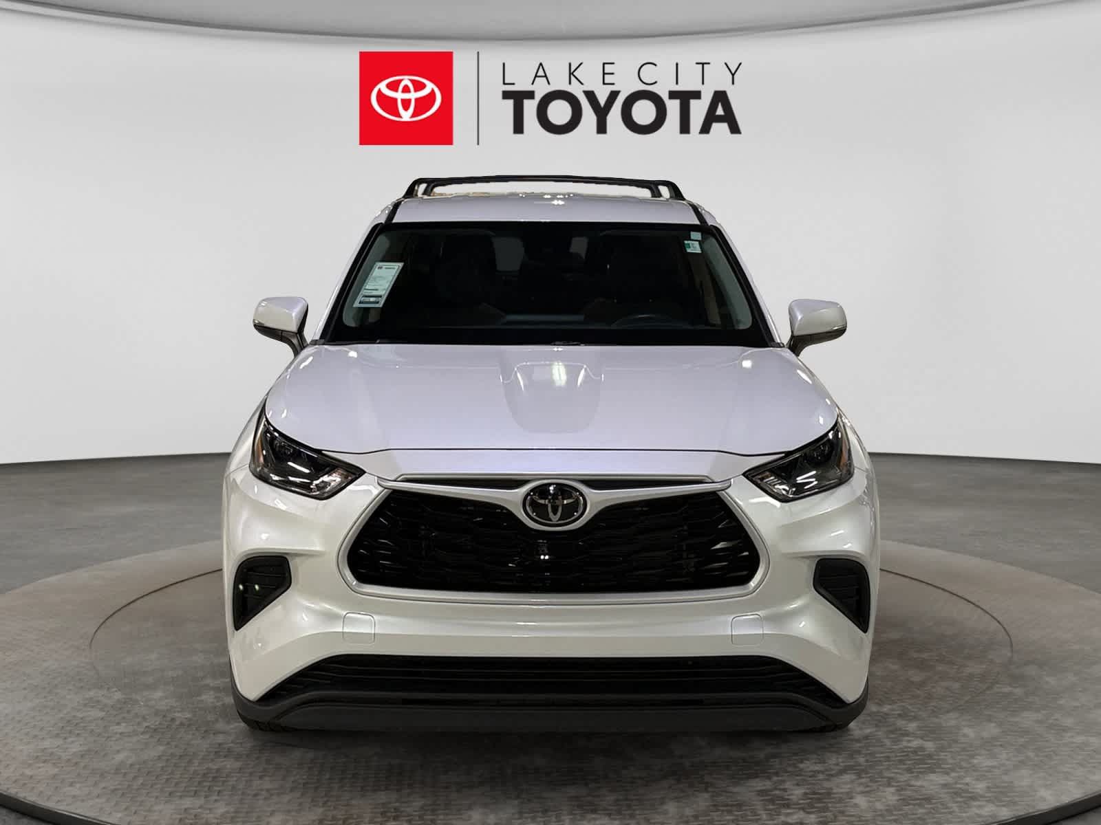 Used 2023 Toyota Highlander L FWD image 14