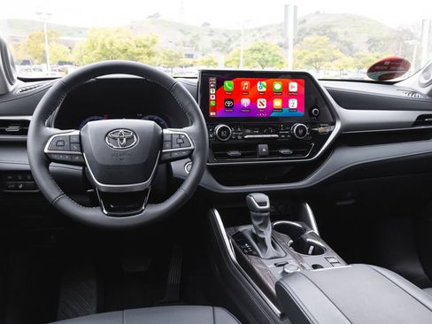 New 2026 Toyota Highlander Platinum AWD/4WD image 14