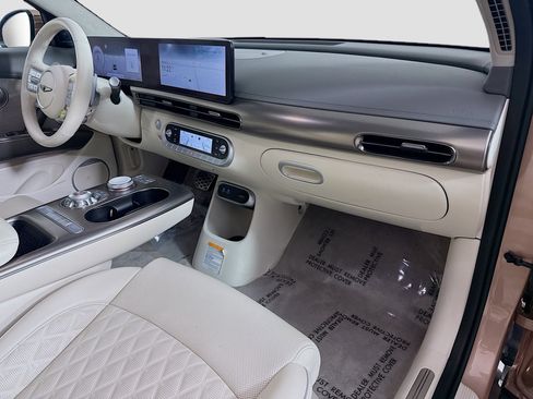 Used 2023 Genesis GV60 Performance image 30