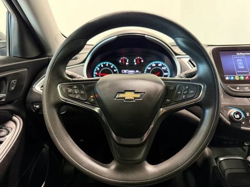 Used 2025 Chevrolet Malibu LT FWD image 14