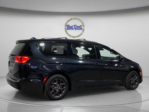 Used 2019 Chrysler Pacifica Touring-L w/ Advanced Safetytec Group FWD image 5
