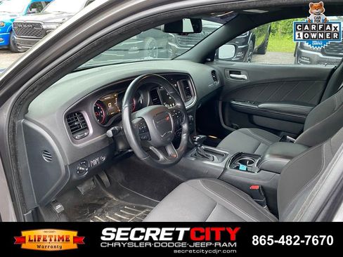 Used 2018 Dodge Charger R/T w/ Driver Confidence Group RWD image 12
