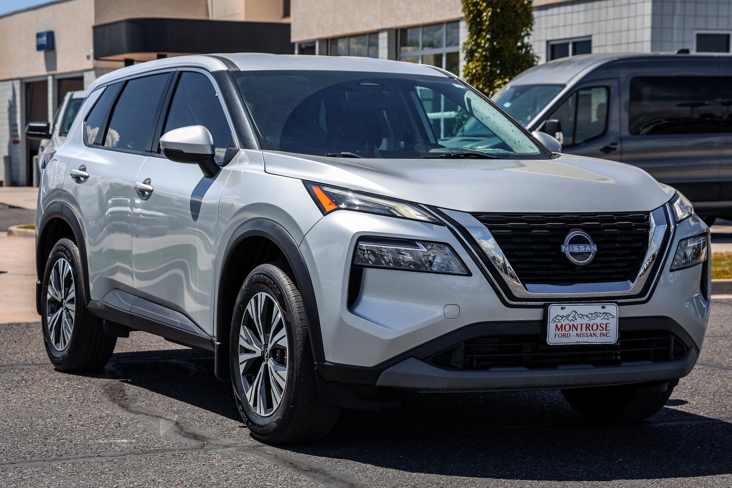 Used 2022 Nissan Rogue SV AWD/4WD image 3