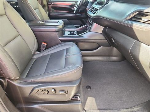 Used 2023 Chevrolet Suburban RST w/ Luxury Package image 28