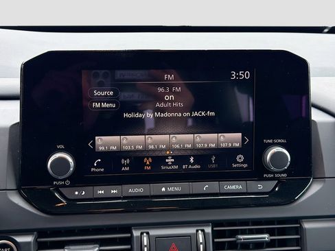 Used 2024 Nissan Pathfinder S image 31